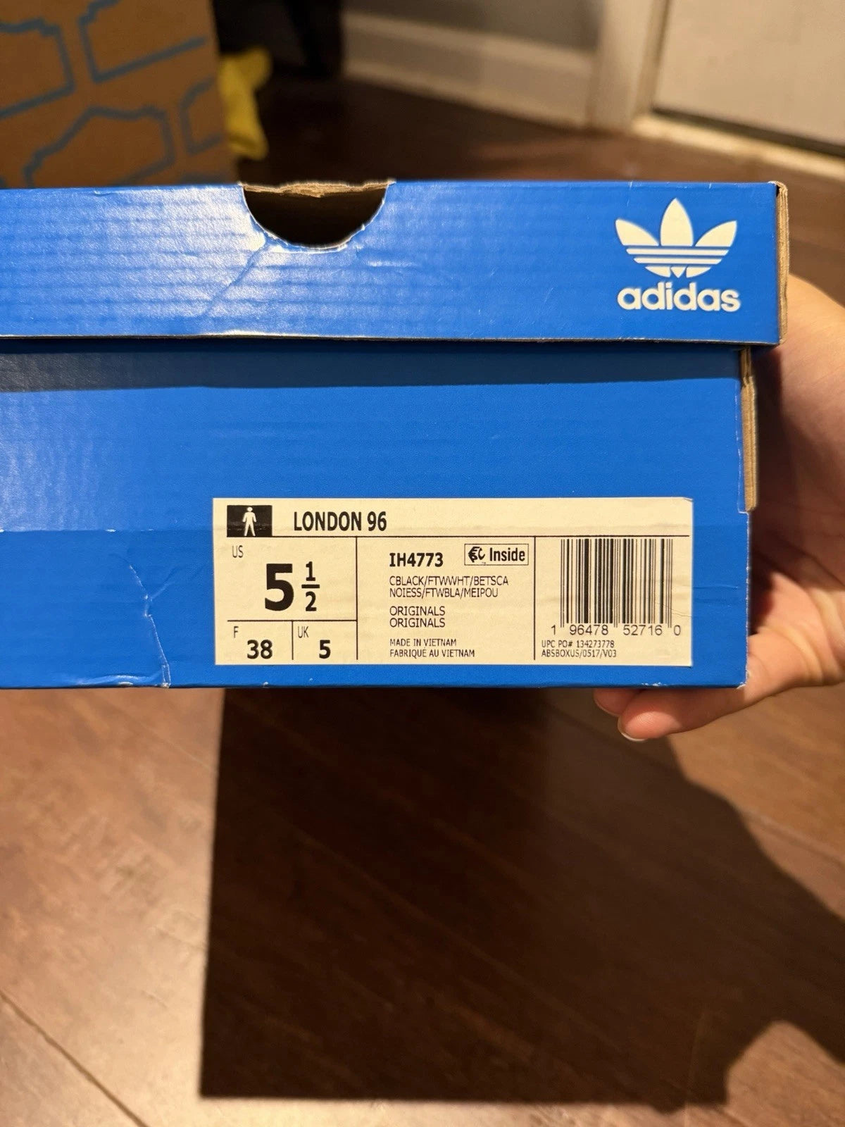 Adidas London 96 'Black Scarlet' size 5.5M/7W