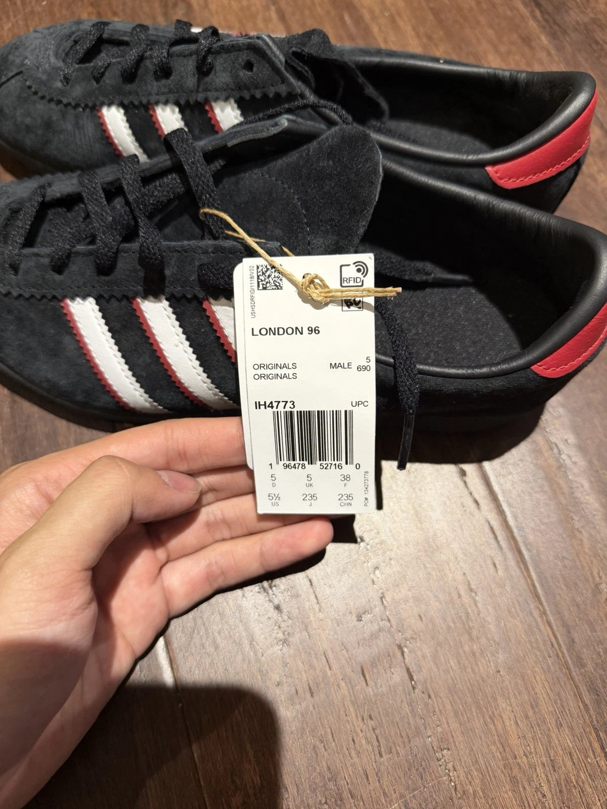 Adidas London 96 'Black Scarlet' size 5.5M/7W