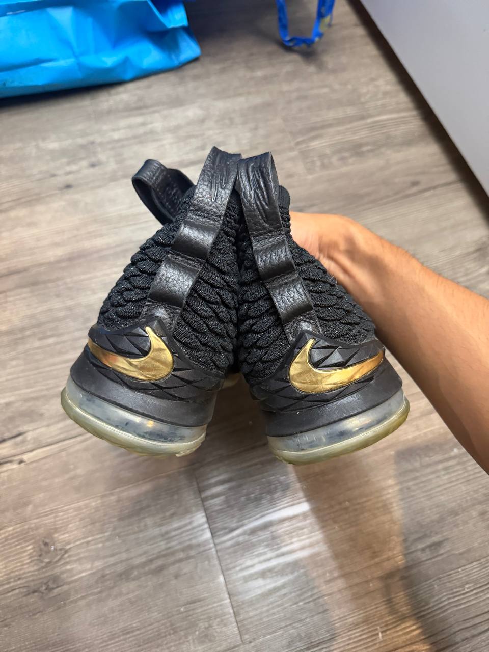 Nike Lebron 15 Black Gold - 897648-006 - US 12