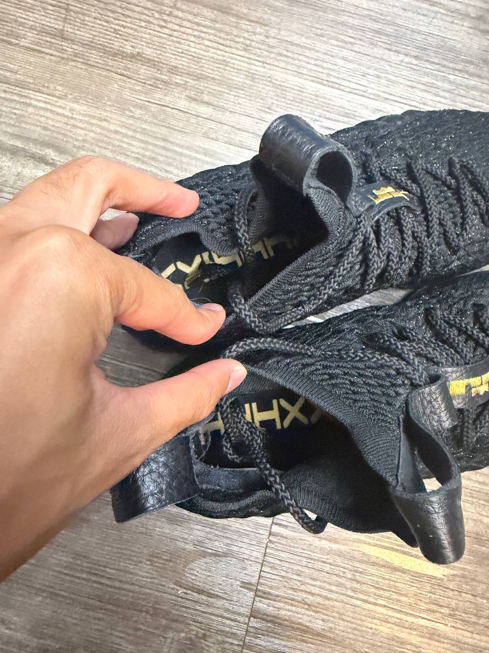 Nike Lebron 15 Black Gold - 897648-006 - US 12