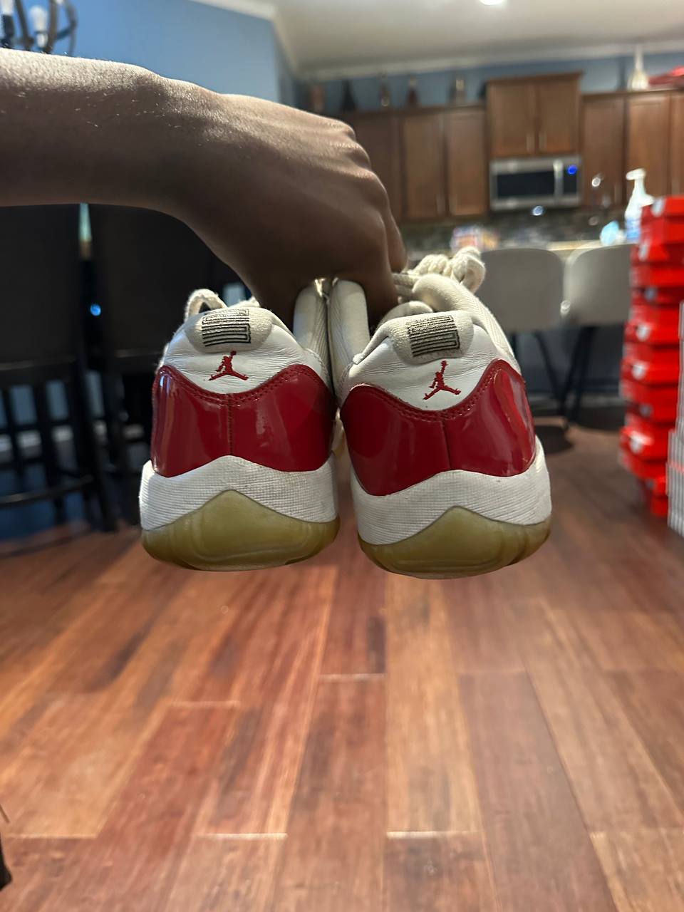 Jordan 11 Low Cherry - 528896-102 - US 11