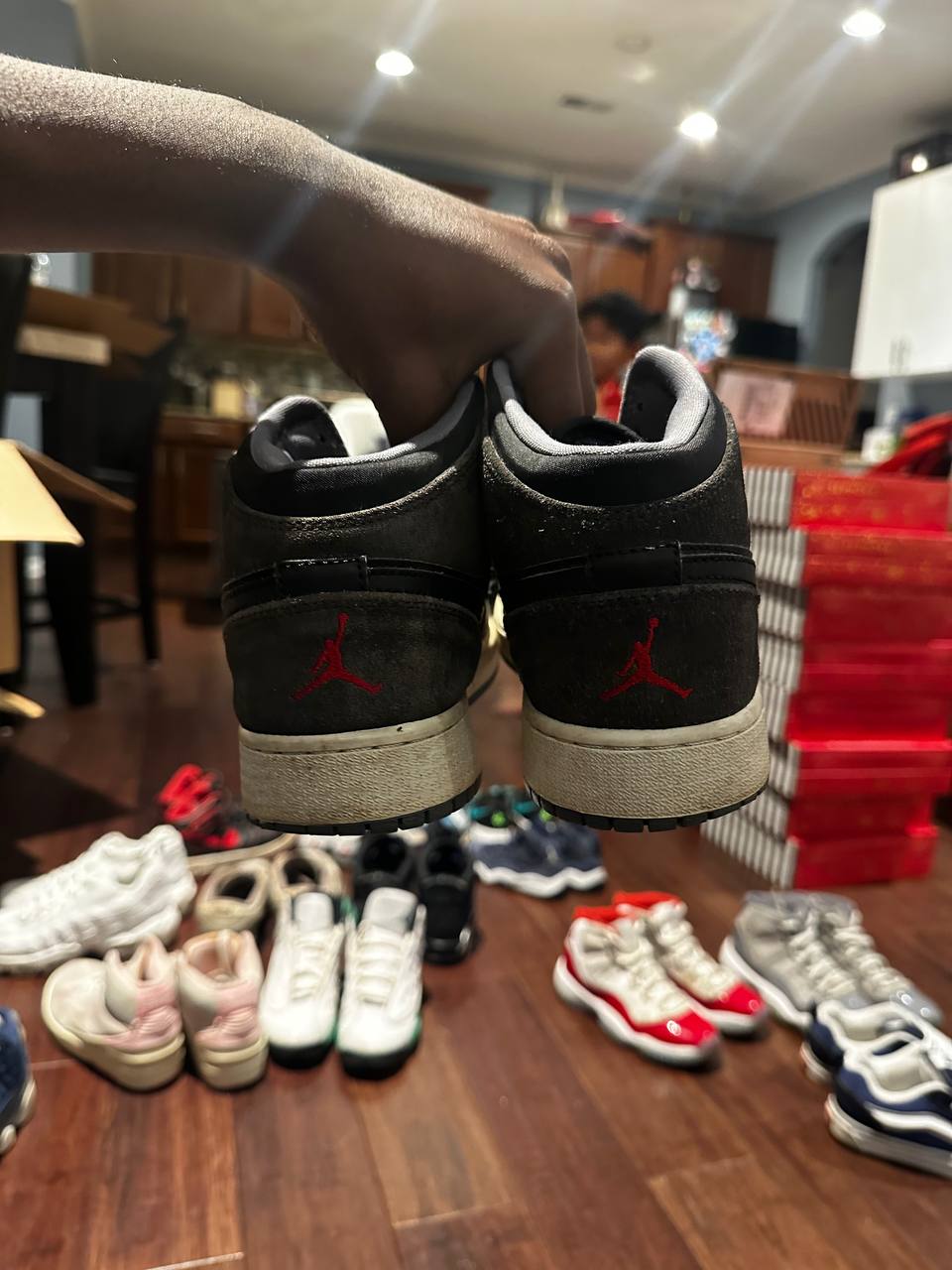 Jordan 1 Mid Black Gym Red Anthracite - 554725-018 - US 7