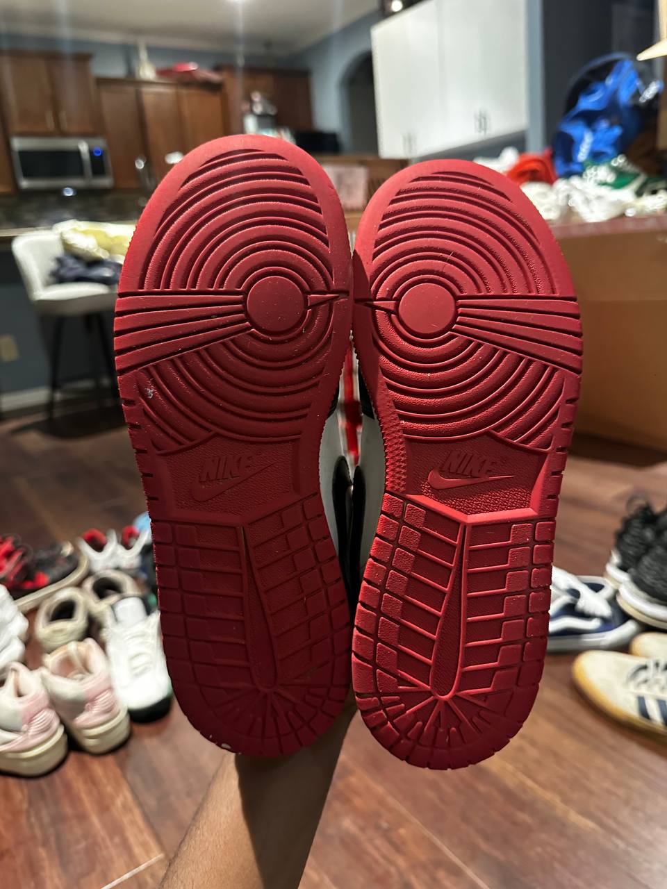 Jordan 1 Low Bred Toe - 553560-161 - US 5.5